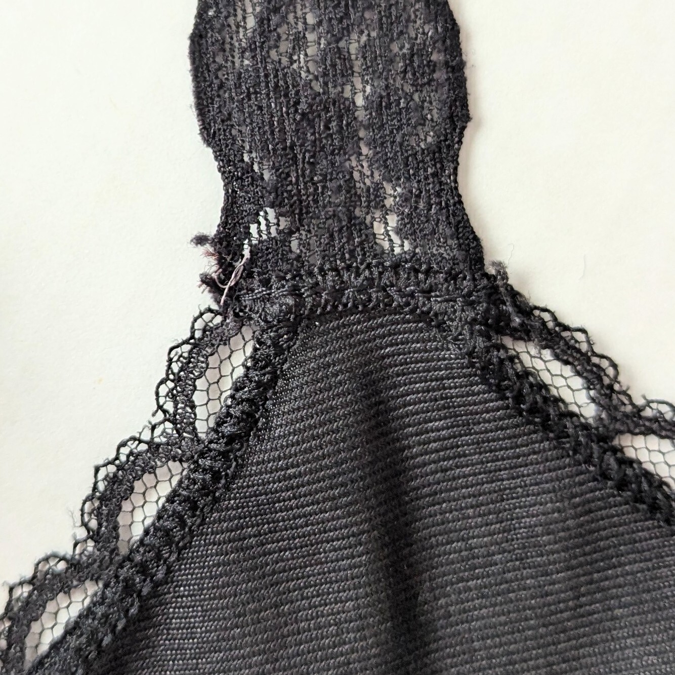 Vanity Fair 36 / 20″ Full Slip Black Princess Seams Made in USA Stretch Straps