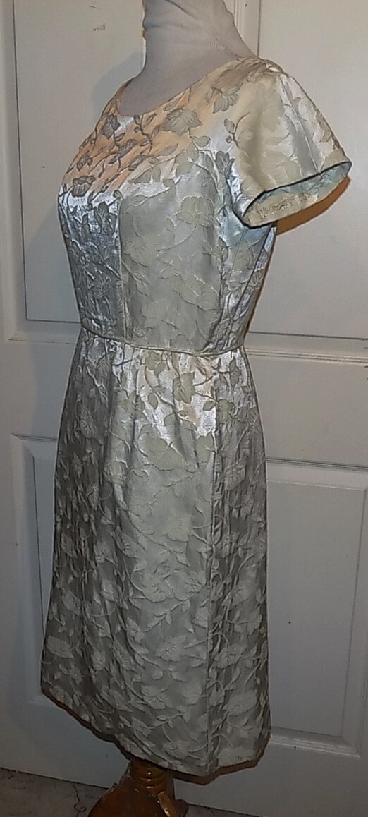 Vintage 50s 60s Silver Gray Brocade Short Sleeve Dress B38