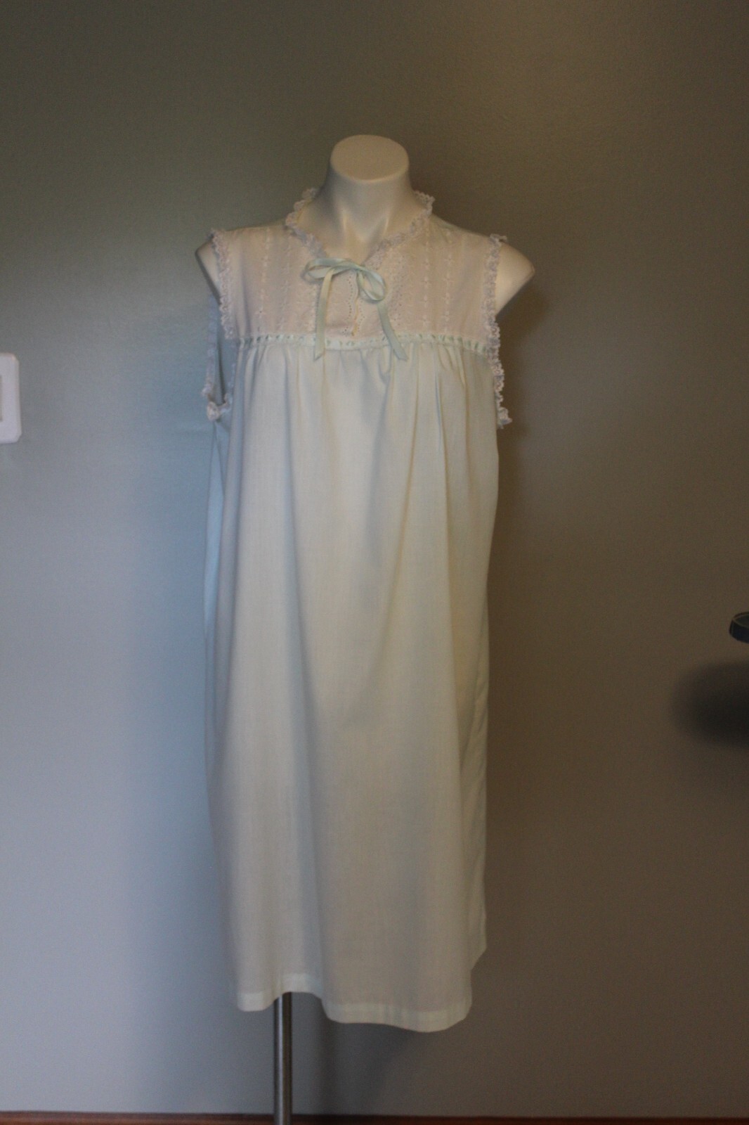 Vintage Sears Light Mint Green Peignoir Set size Medium