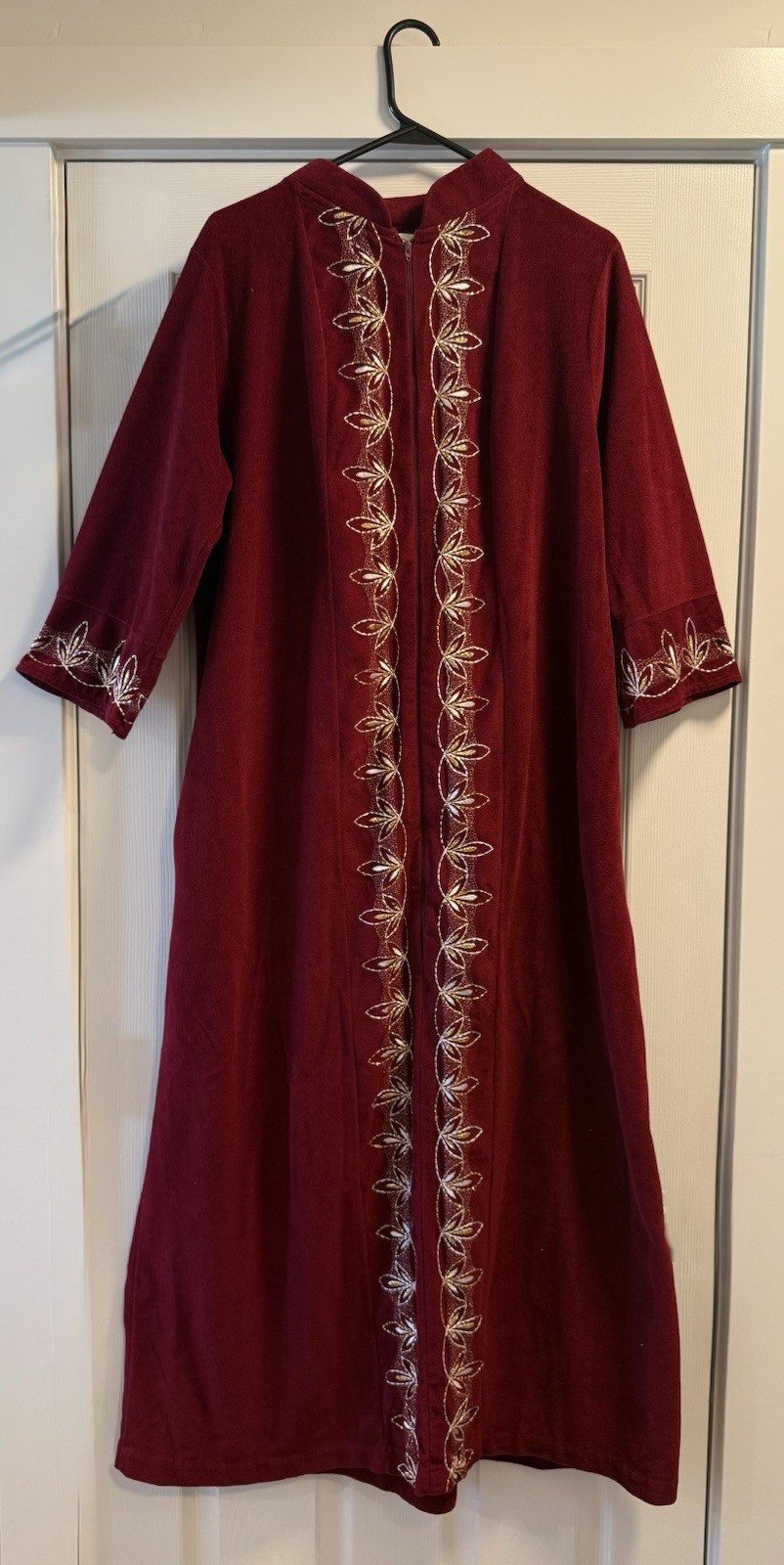 Vintage Katz Robe Womens Maroon Velour Housecoat With Gold And White Embroidery