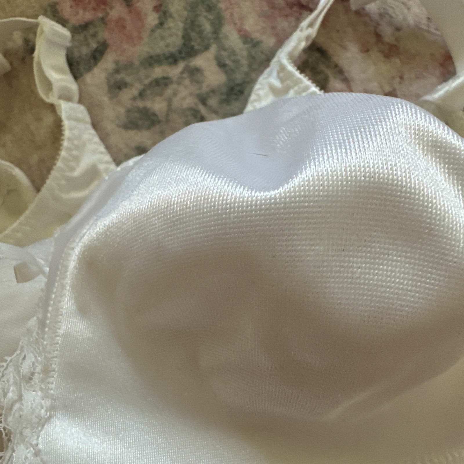 Vtg Bali Wirefree Double Support Soft Cup Bra 3820 42C White Satin Finish