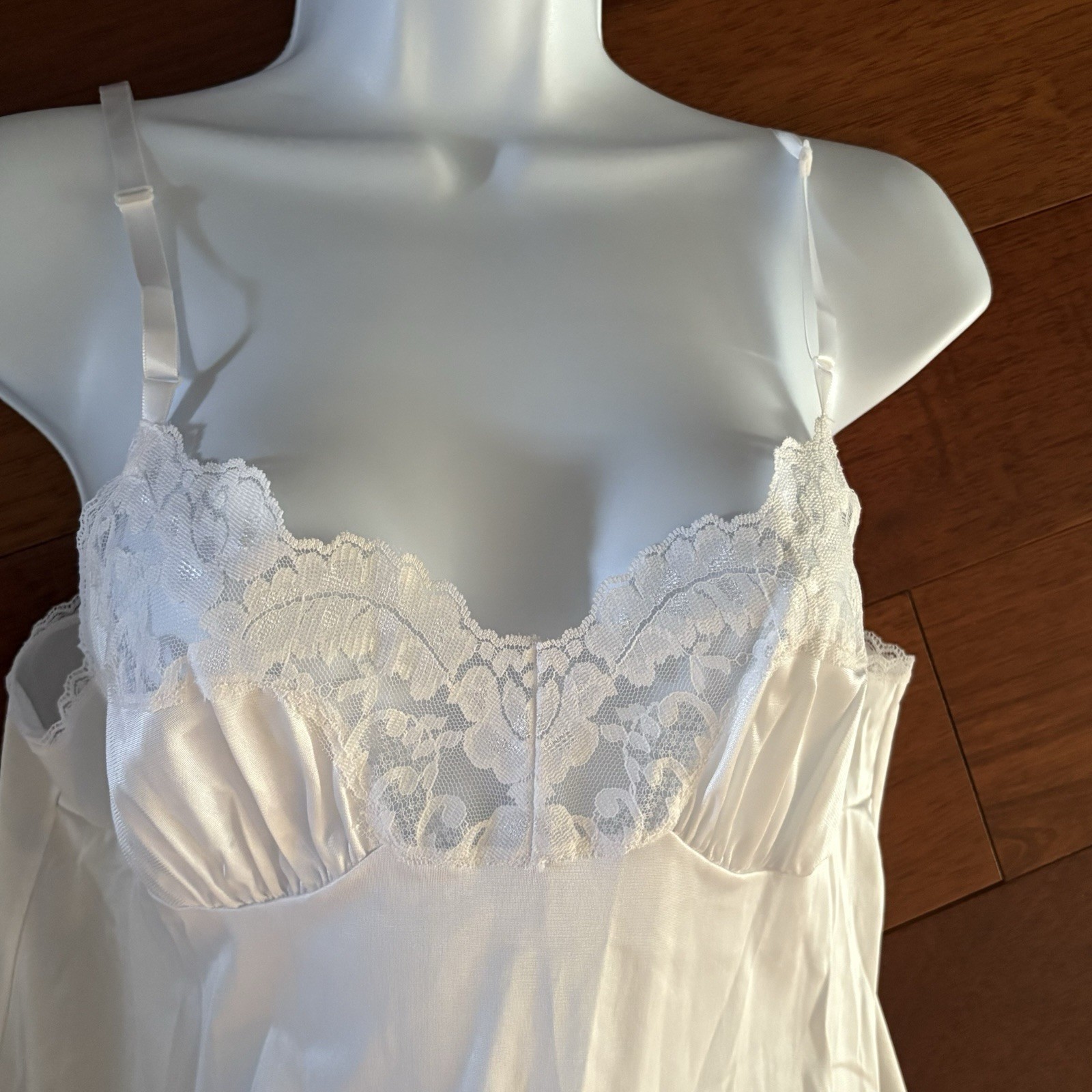 Vassarette Full Slip White Size 36 24” Satin Lace Nylon Adjustable Straps V-neck