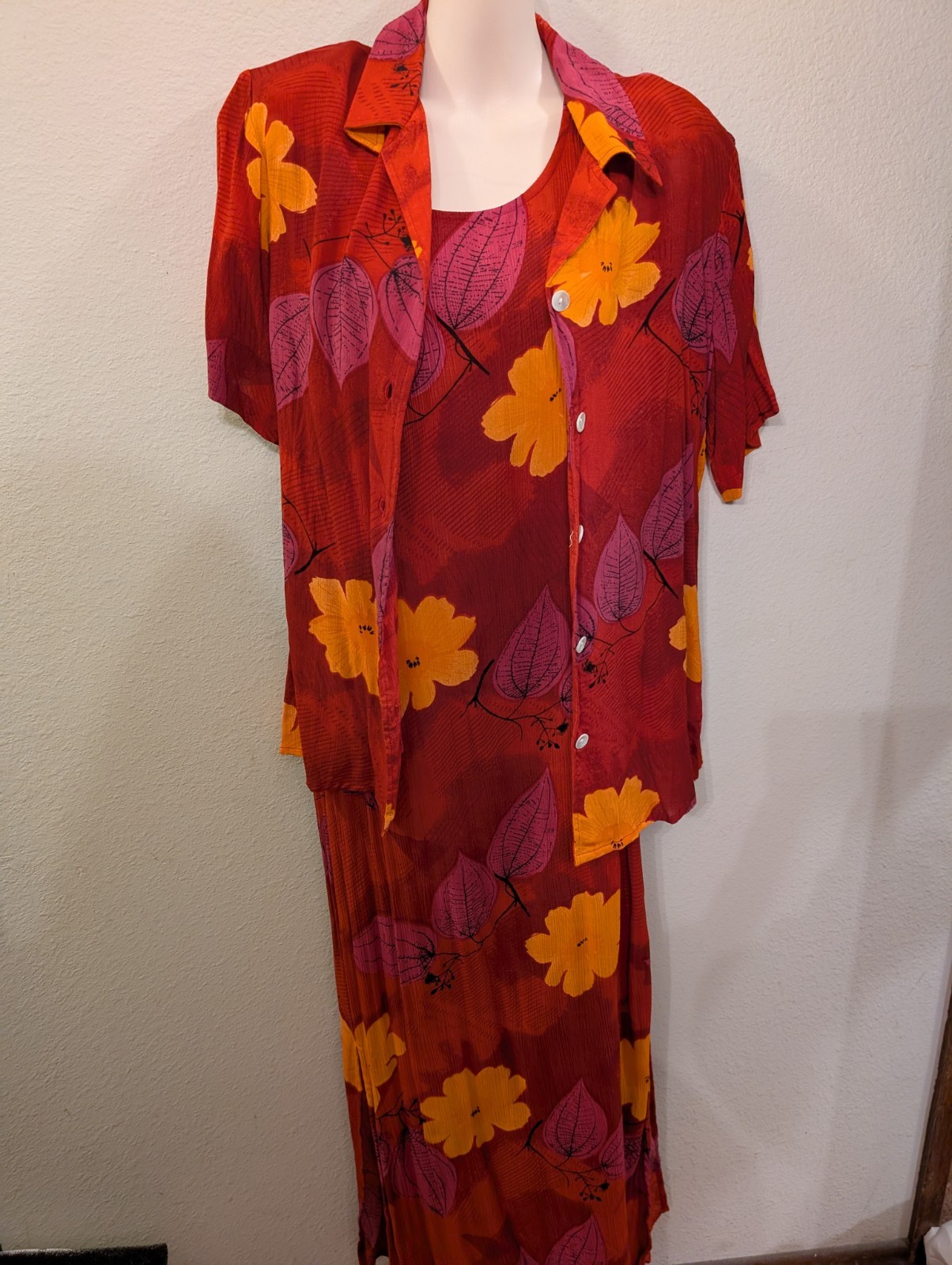 Gorgeous 100% Rayon Slitted Dress With Jacket, Medium Shell Buttons, Vintage NWT