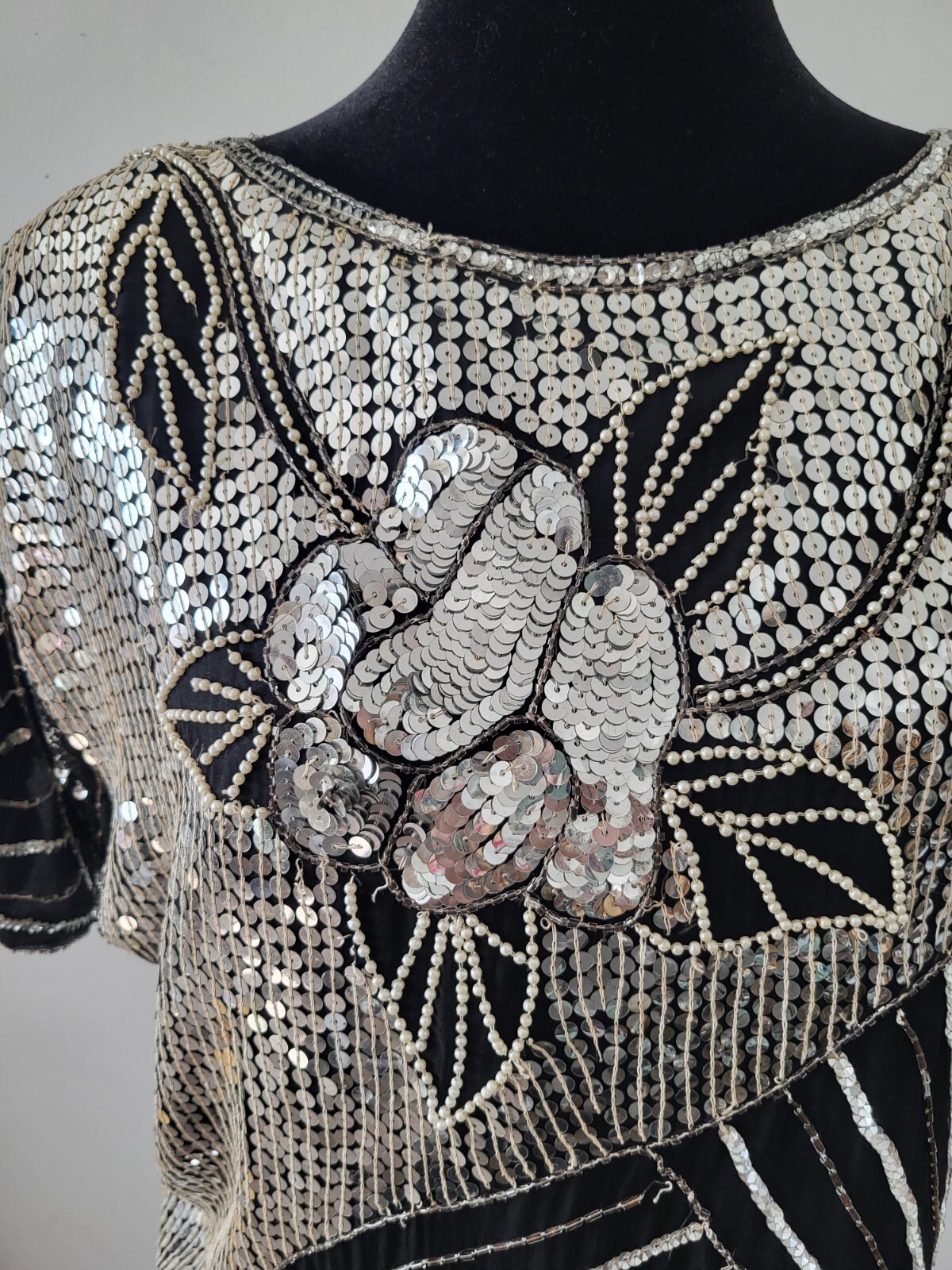 VTG 70s Size M Exclusive Jainsons Int. Black & Silver Sequin Floral Blouse Top
