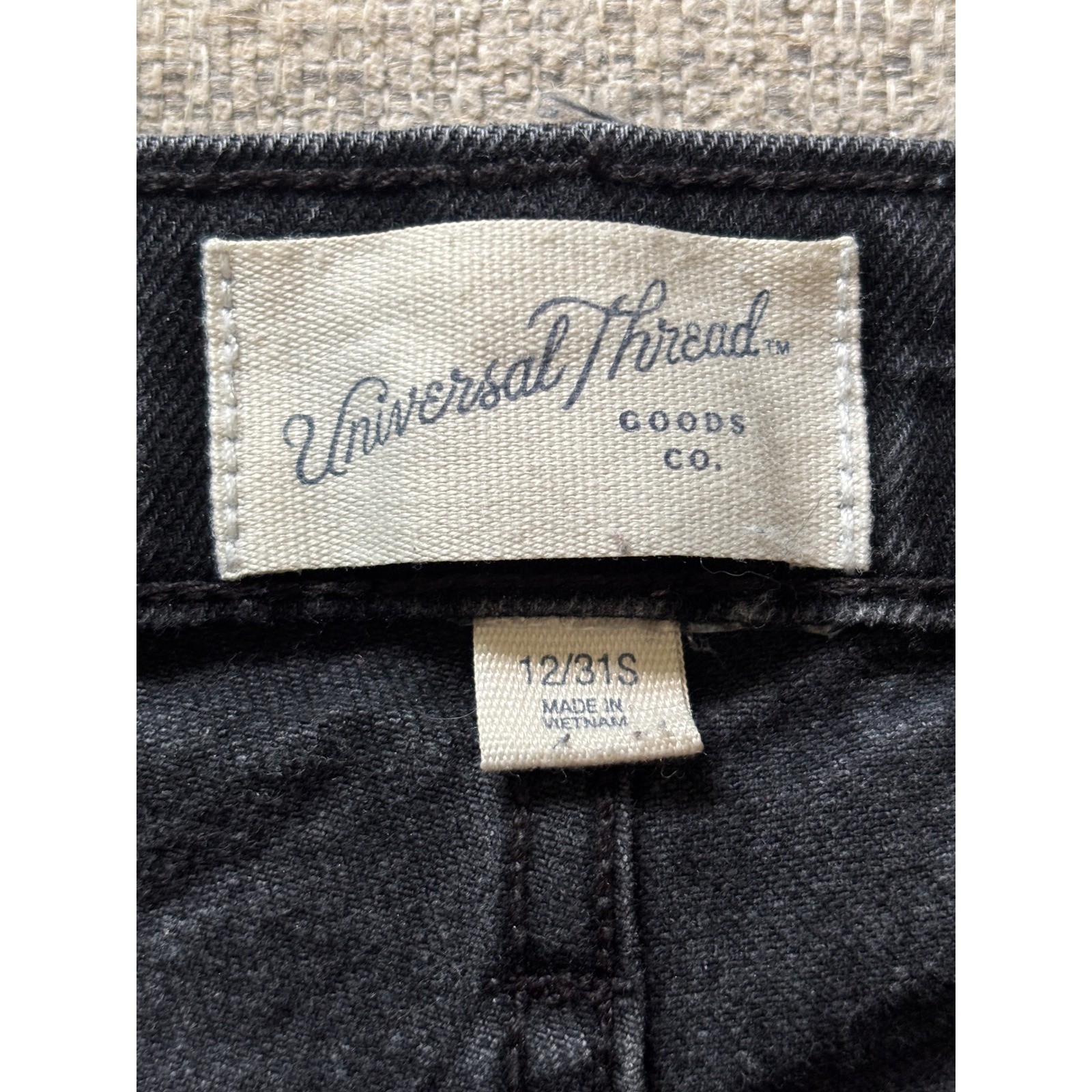 Universal Thread Vintage Straight Distressed Black Jeans Women’s Size 12/31S