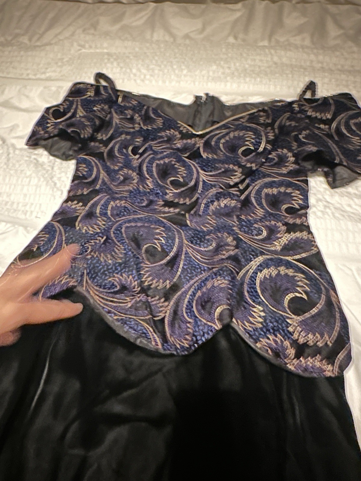 VINTAGE 80’s Velvet Peplum Scalloped Hem Pencil Dress Size 3/4 EUC