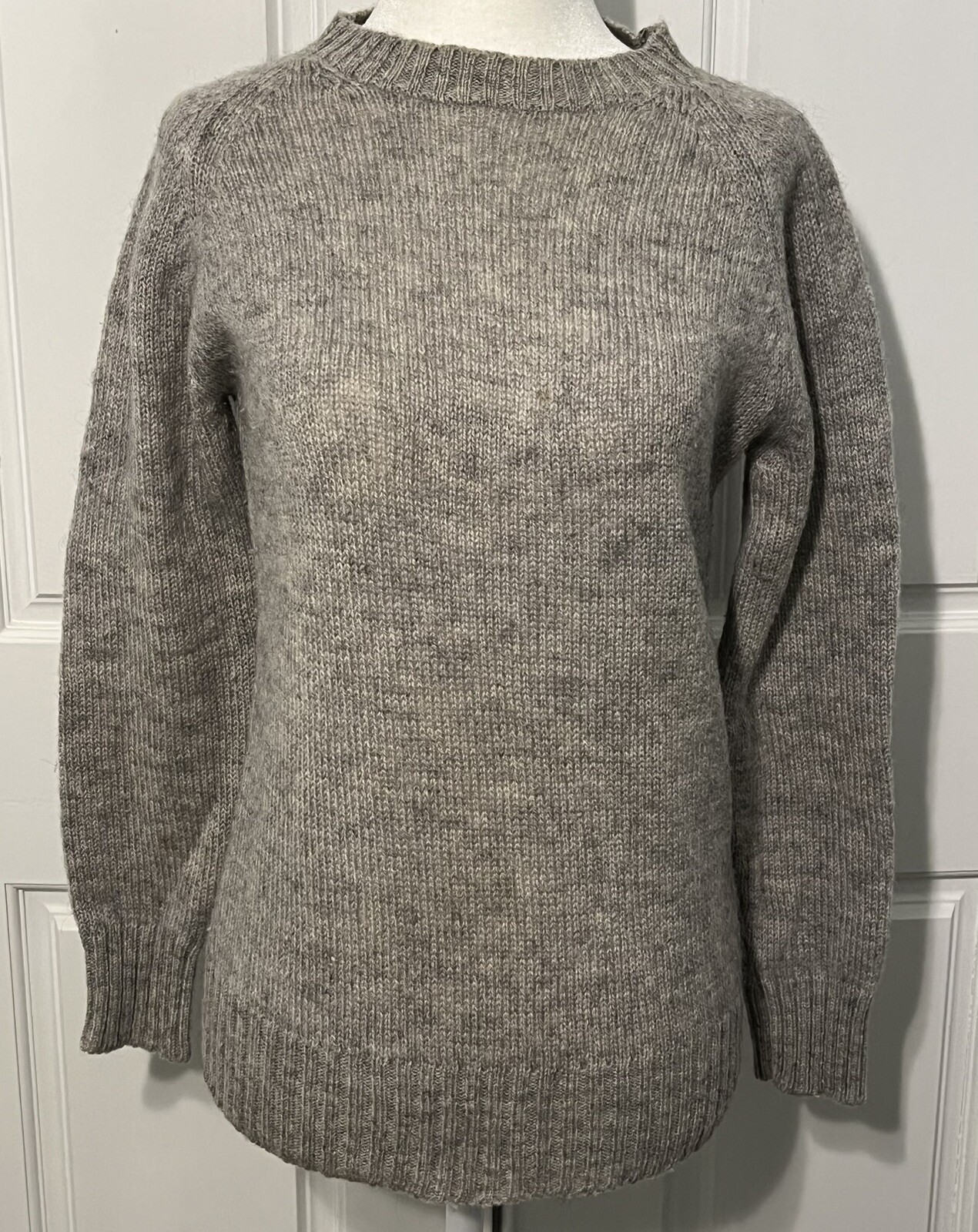 Vintage 1970’s Gray Northern Isles New Zealand Slim Fit Wool Sweater Size 34 S/M