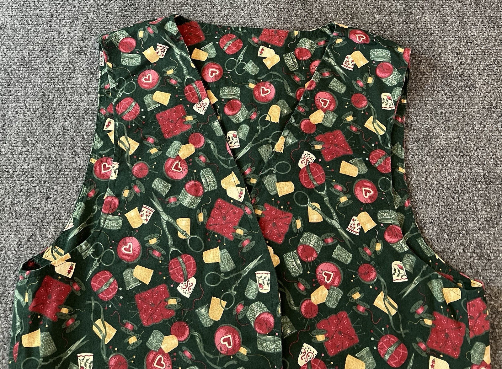 Vintage 90s Fabric Traditions Sewing Notions Vest Novelty Green Waistcoat Large