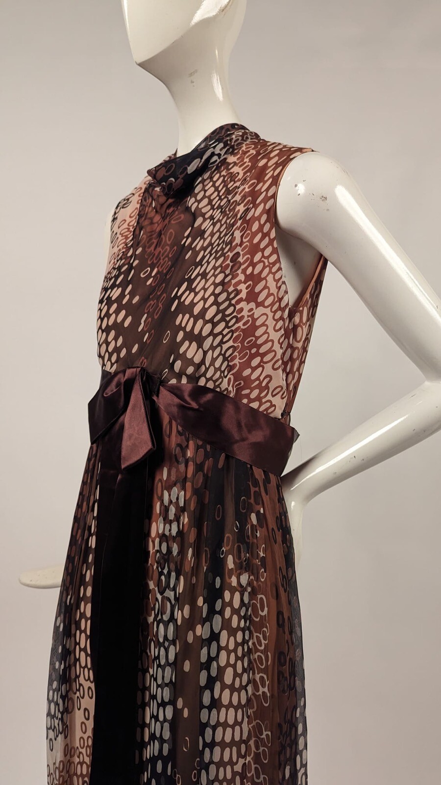 DESIGNER MOLLIE PARNIS 1970’S MOD DOT PRINT SILK CHIFFON DRESS – MUSEUM QUALITY