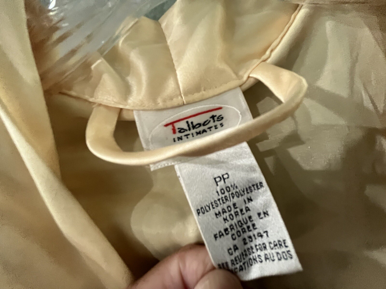 TALBOTS BEAUTIFUL IVORY SATIN/SILKY WRAP KIMONO SUMMER LOUNGE COMFY ROBE COAT