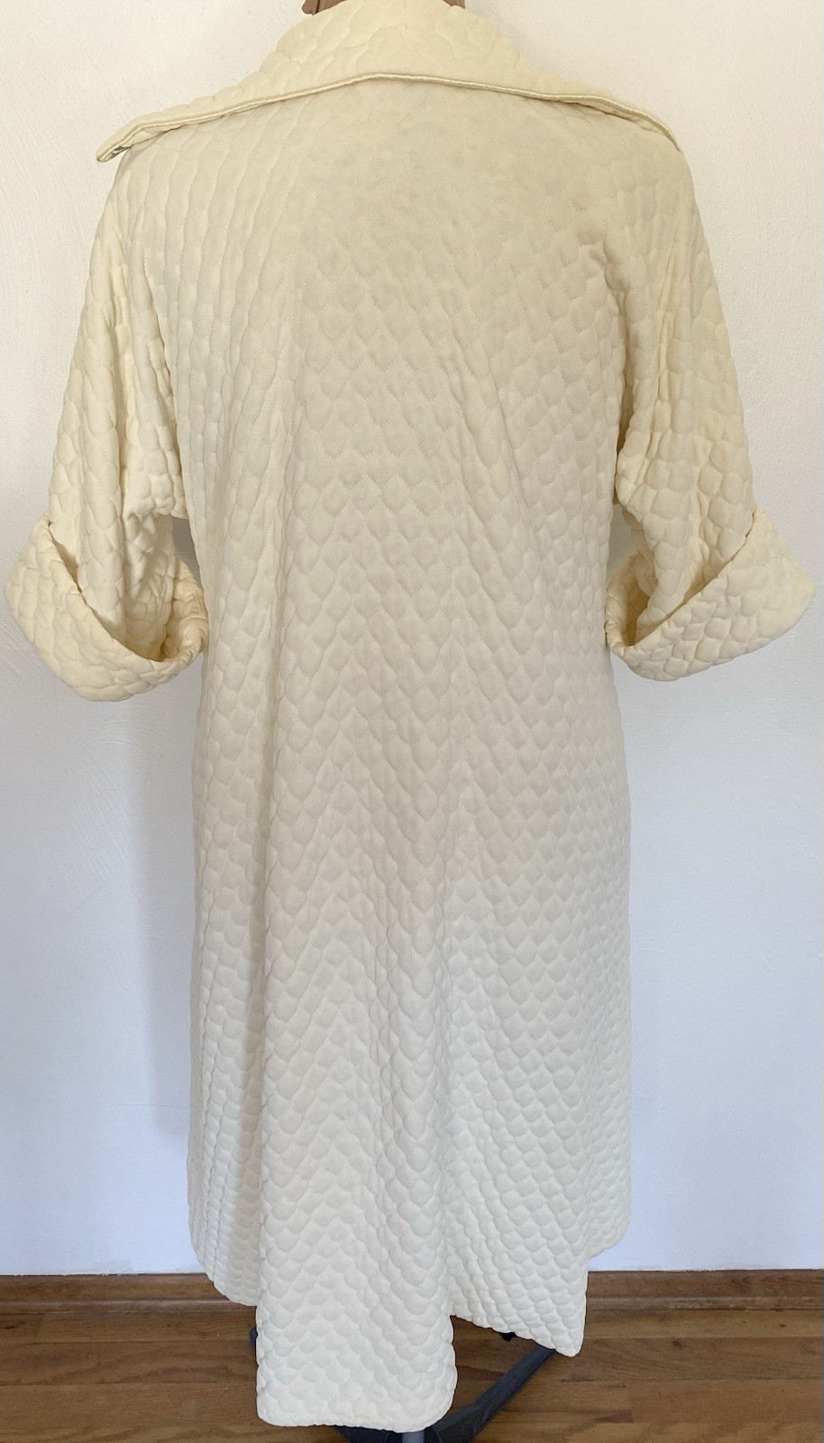 Vintage 60s Quilted Bathrobe *Large* EVELYN PEARSON Ivory Nylon Embellished