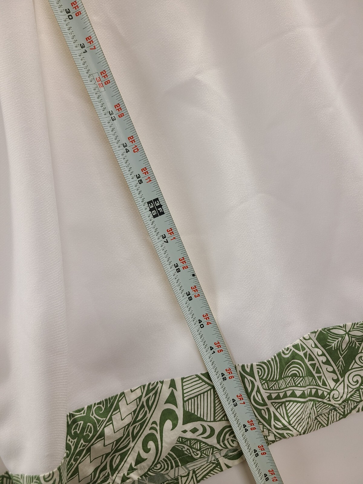 Hawaiian Dress Vintage Size L White and Green Midi Tribal Print Short Sleeve