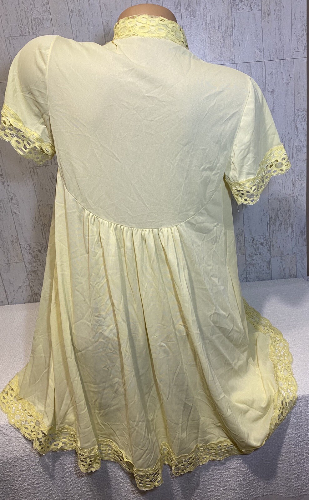 VTG Peignoir Robe Yellow 100% Nylon Sears Roebuck & Co Small-32-34 butter #L49