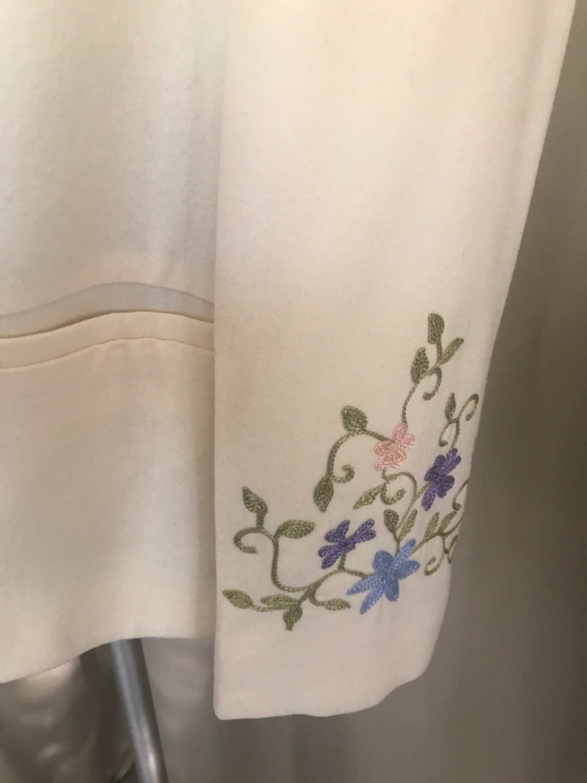 Vintage70′ light cream wool Union Made jacket finished with colorful embroidery