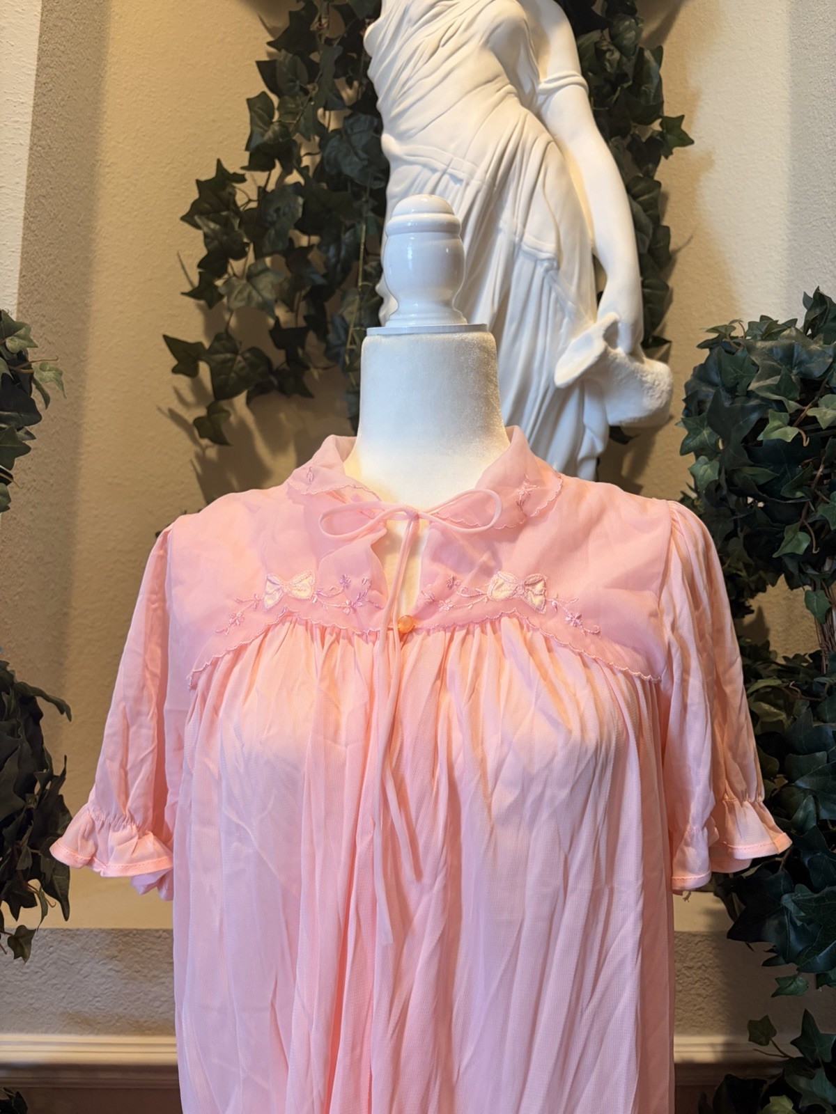 Vintage Grants Isis Robe 1960s Light Pink With Bow Embroidery Size Medium