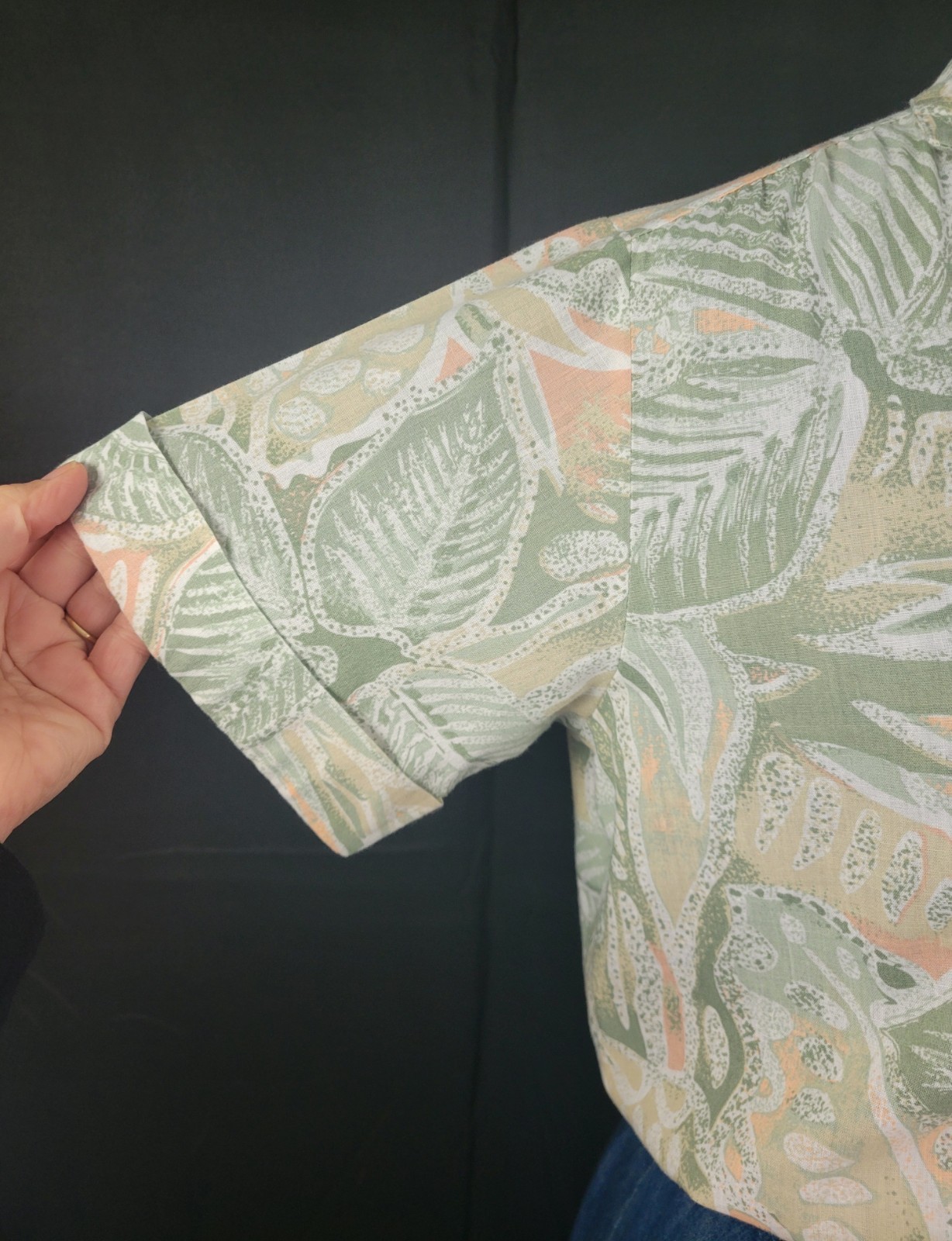 Vintage Alfred Dunner Sage Green/Tan/Peach Leaf Pattern Button Down Size 8