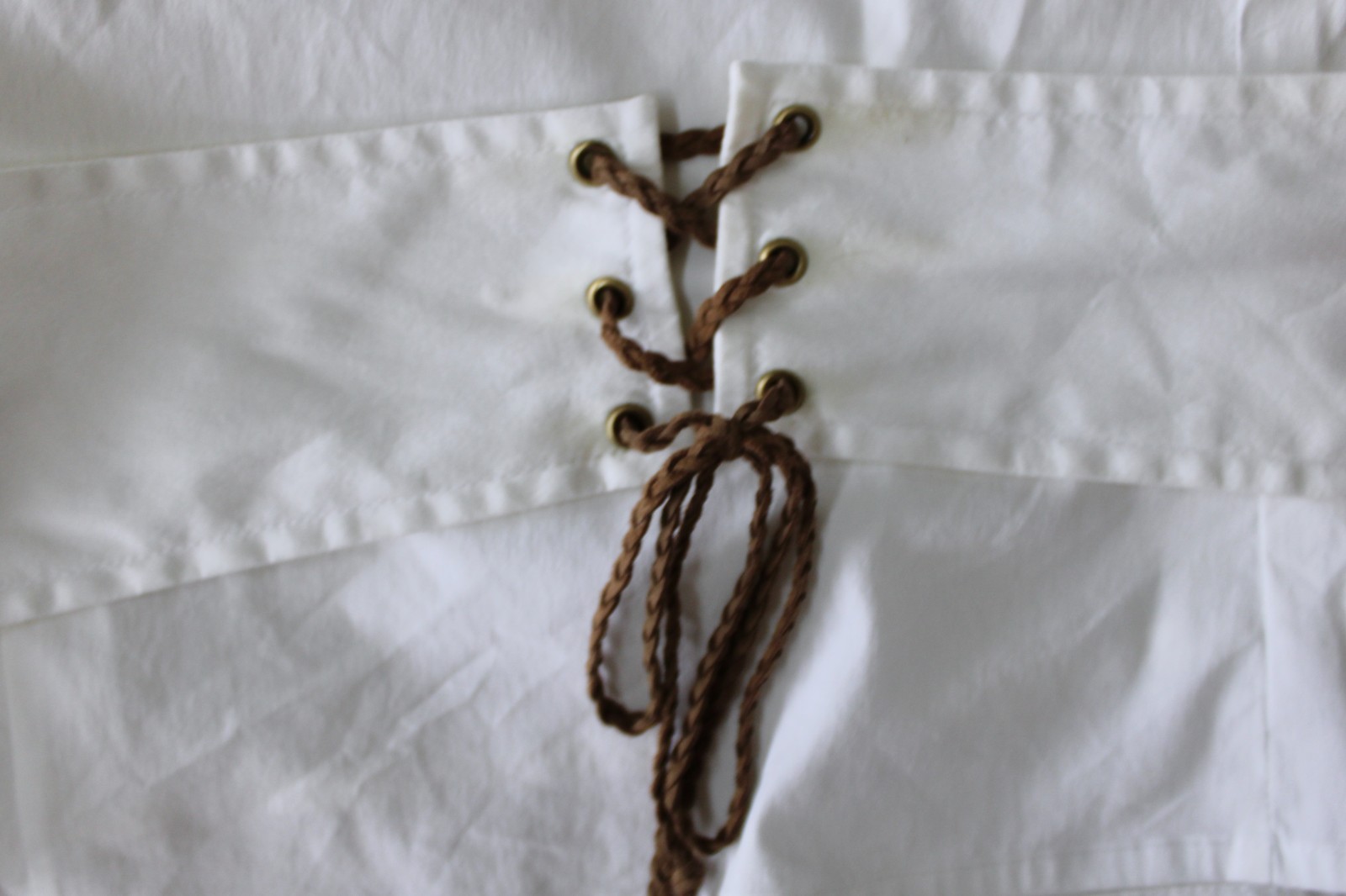 Dana Buchman White Wrap Collared Tie Back Vintage Top size 8 Y2K
