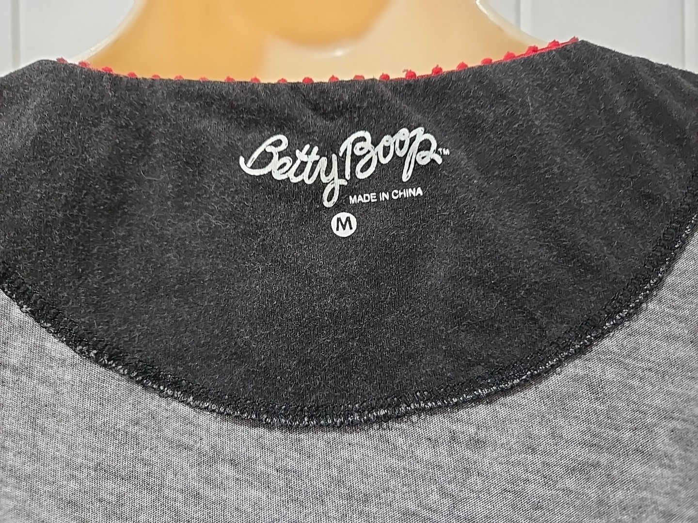 Vtg. Betty Boop T-Shirt „Open Your Heart” Black Short Sleeve Rhinestone Bow- M