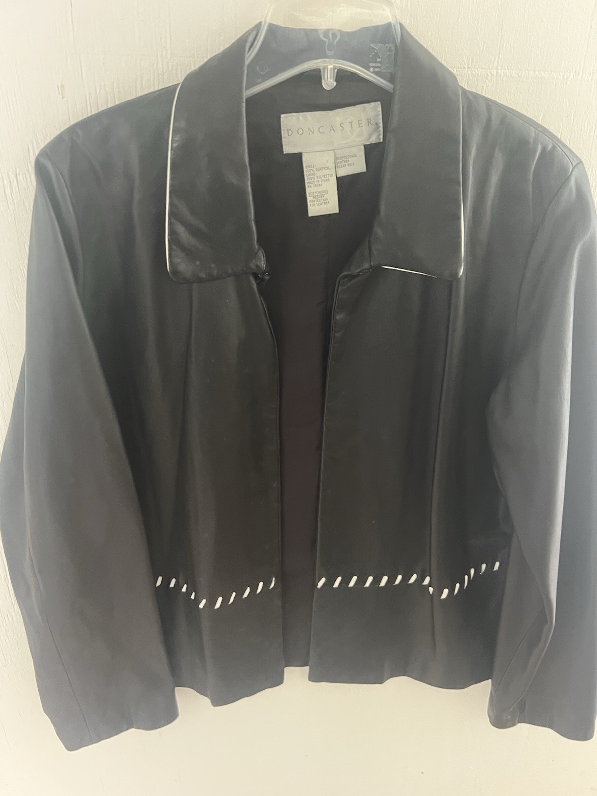 Vintage 90s 100% leather Doncaster jacket with white piping and stitching. Sz 14