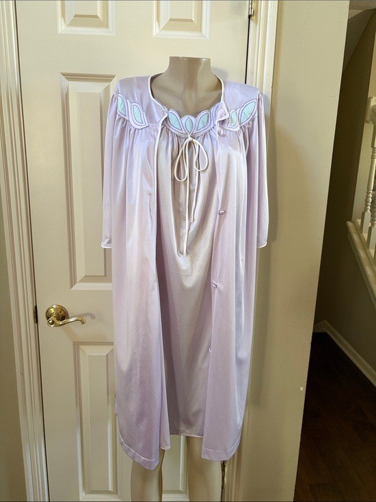 VTG Lorraine Lavender Satin Robe & Nightgown Peignoir Set , small