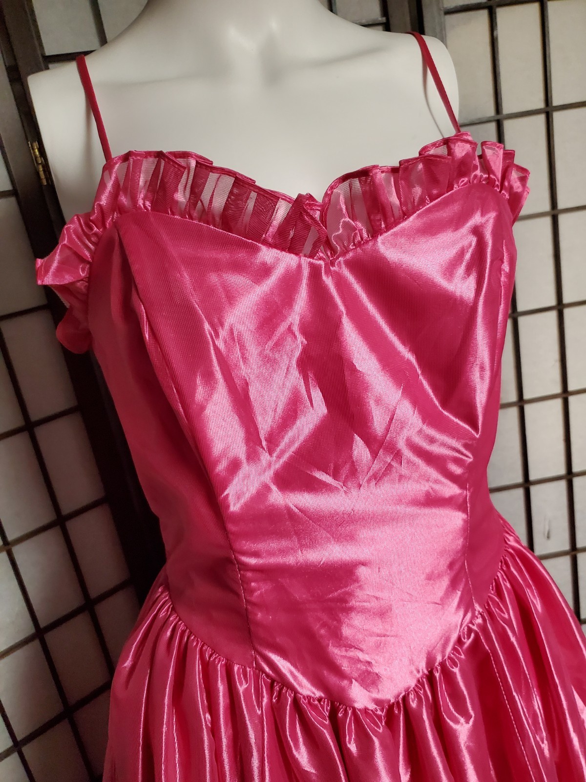 ✨Vtg 80s Pink Prom Dress Sz XS CRINOLINE boning Ruffle Pixie Hankie Hem Wicked