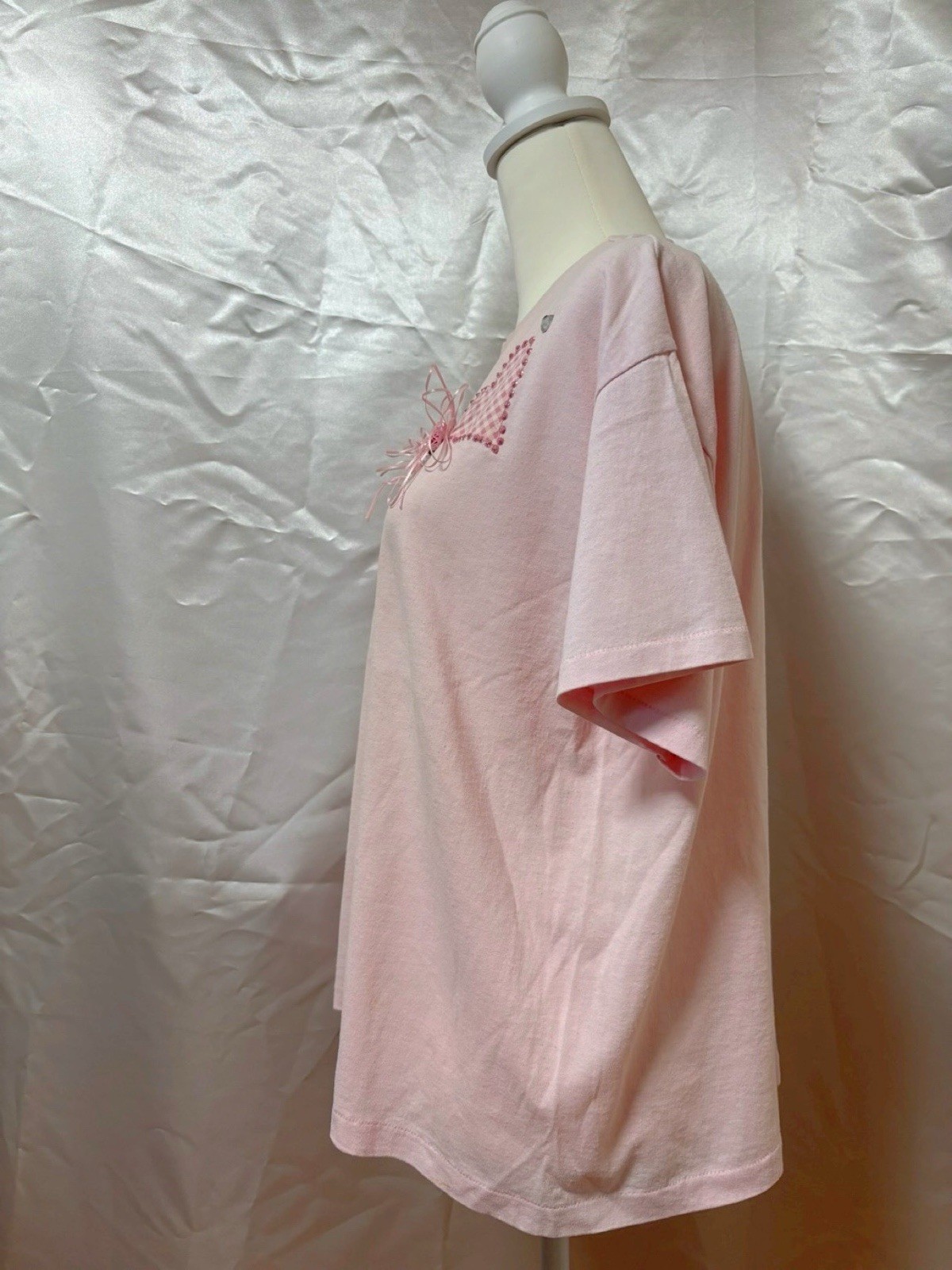 Vintage 1990s Hanes Heart Patchwork Rose Embroidery T shirt Pink USA Cottagecore