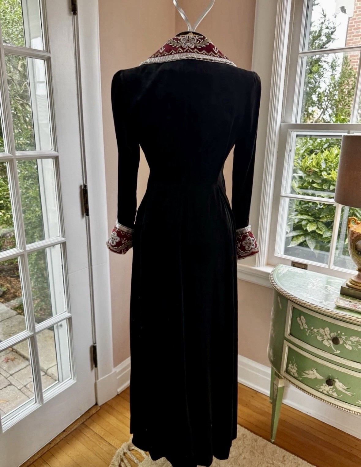 Vintage 1998 Double DRanchwear „Tee-Wee-Lee-Ma” Beaded Velvet Gown XS.#23/200