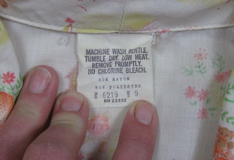 Vintage 70s Strawberry Shortcake Blouse Women’s (S) Button Up Coquette
