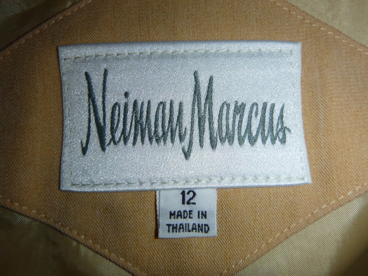 Vintage 90’s Nieman Marcus Lightweight Oversized Beige Trenchcoat Size 12