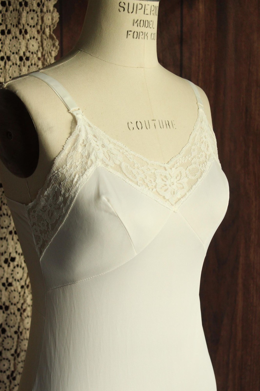 Vintage 1970s Slip, Montgomery Ward Ankle Length White Nightgown, Size 10/32