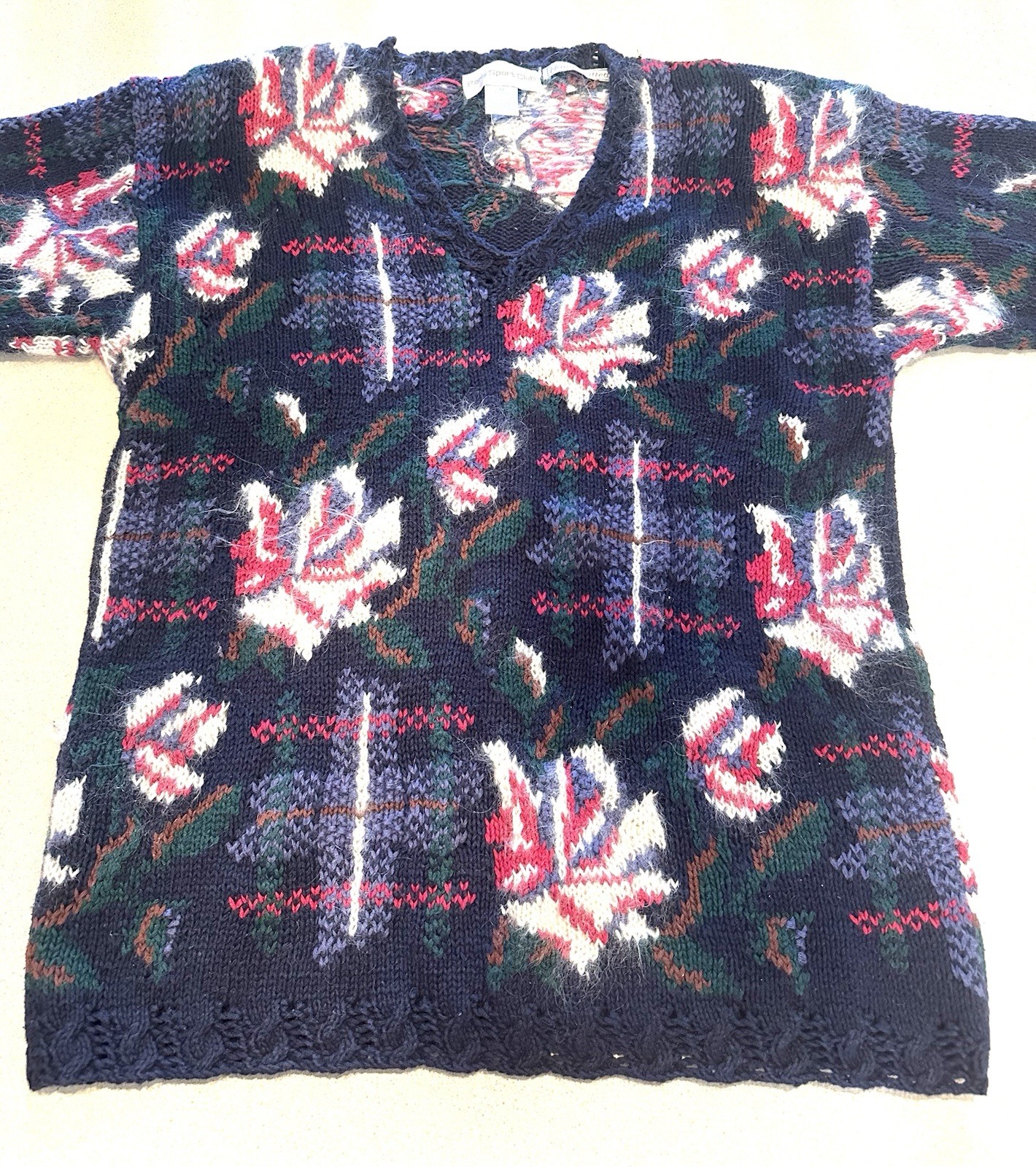 Vintage 80s Hand Knitted MOHAIR DESIGNER V-Neck Floral Sweater