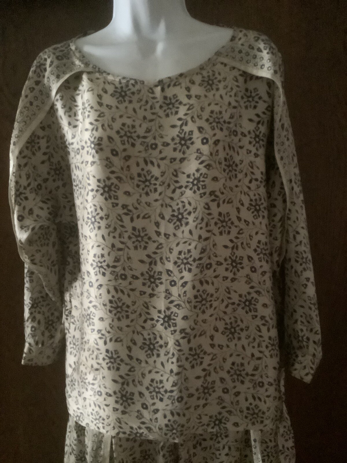 Vintage 60’s 2pc Silk Top & Pants Made In Holland Approx. Size 10