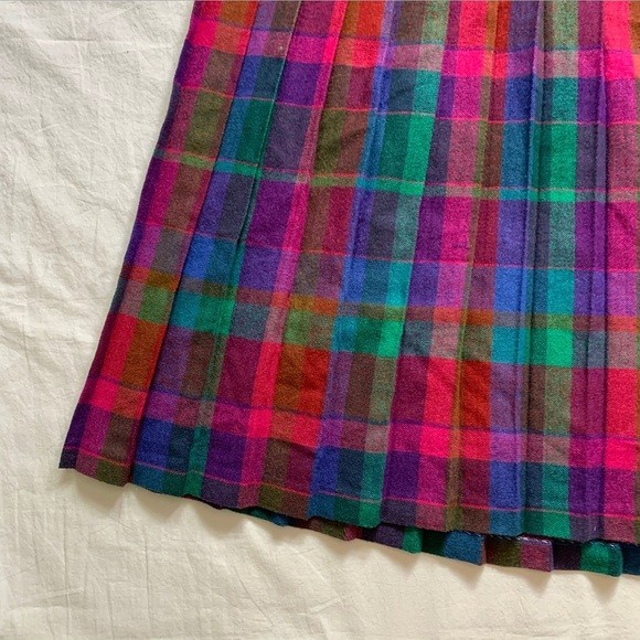 Vintage 1980s Plaid Pleated Skirt Russ waist 15.5″ purple pink red blue green