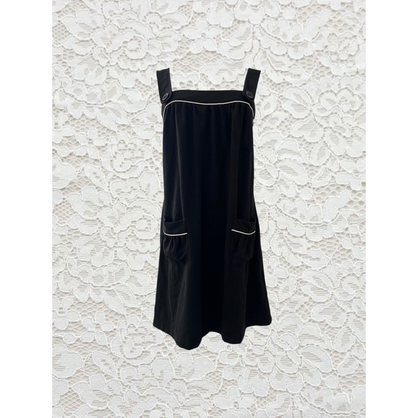 vintage black & white babydoll mini dress with cute buttons and mini pockets