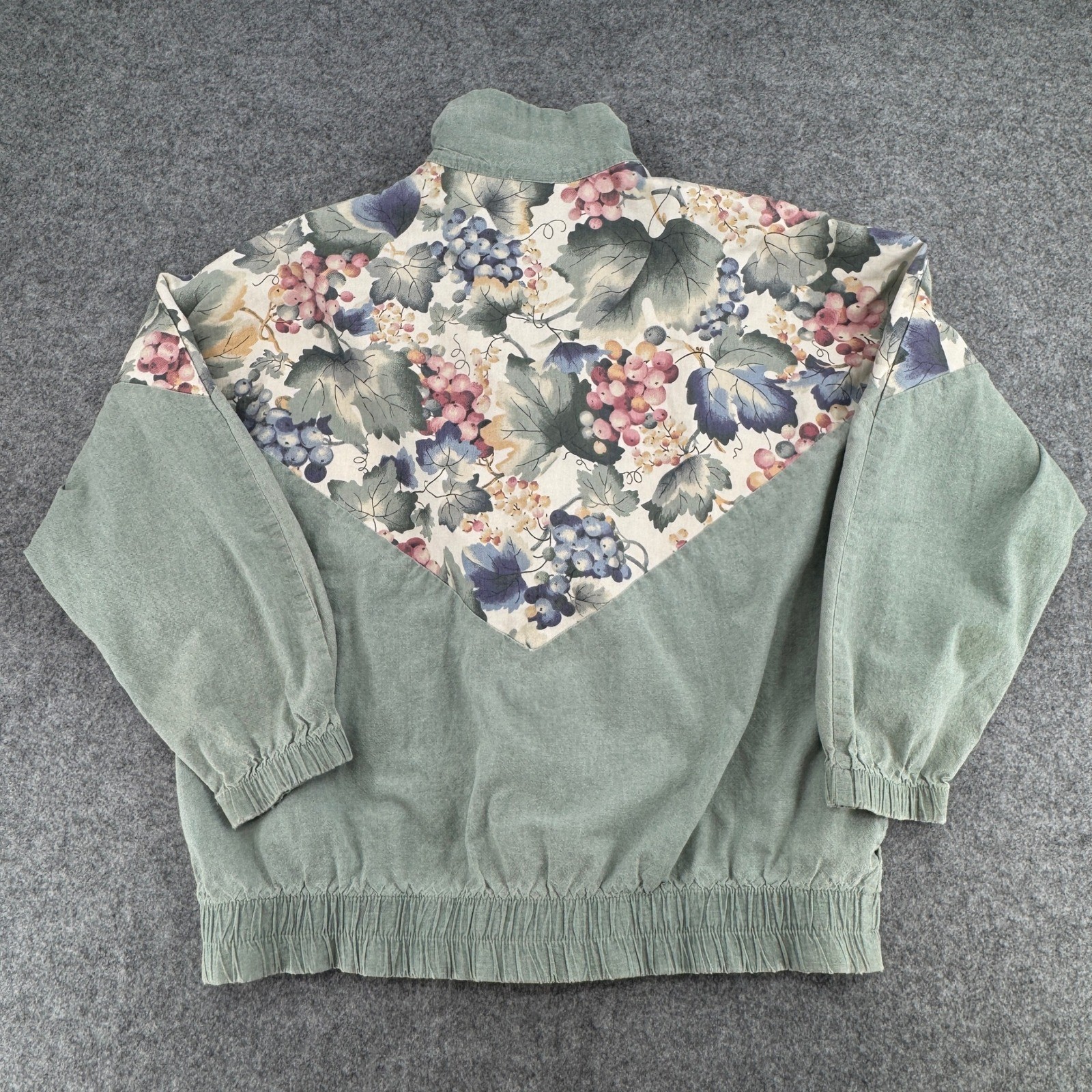 Southern Stitches Vintage Grape Floral Applique Zip Jacket Sage Green Large