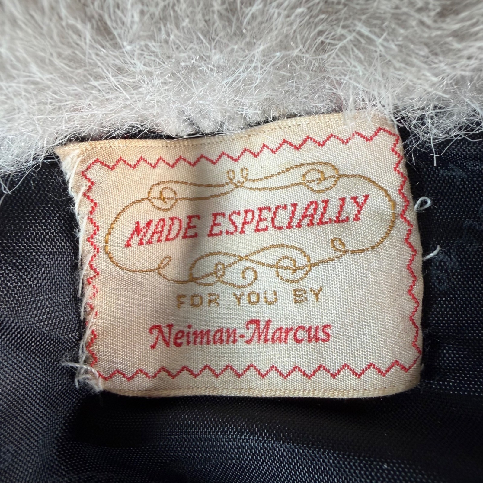 Vintage 1970s Neiman-Marcus Marissa Ferrere Light Gray Plush Faux Fur Jacket (L)
