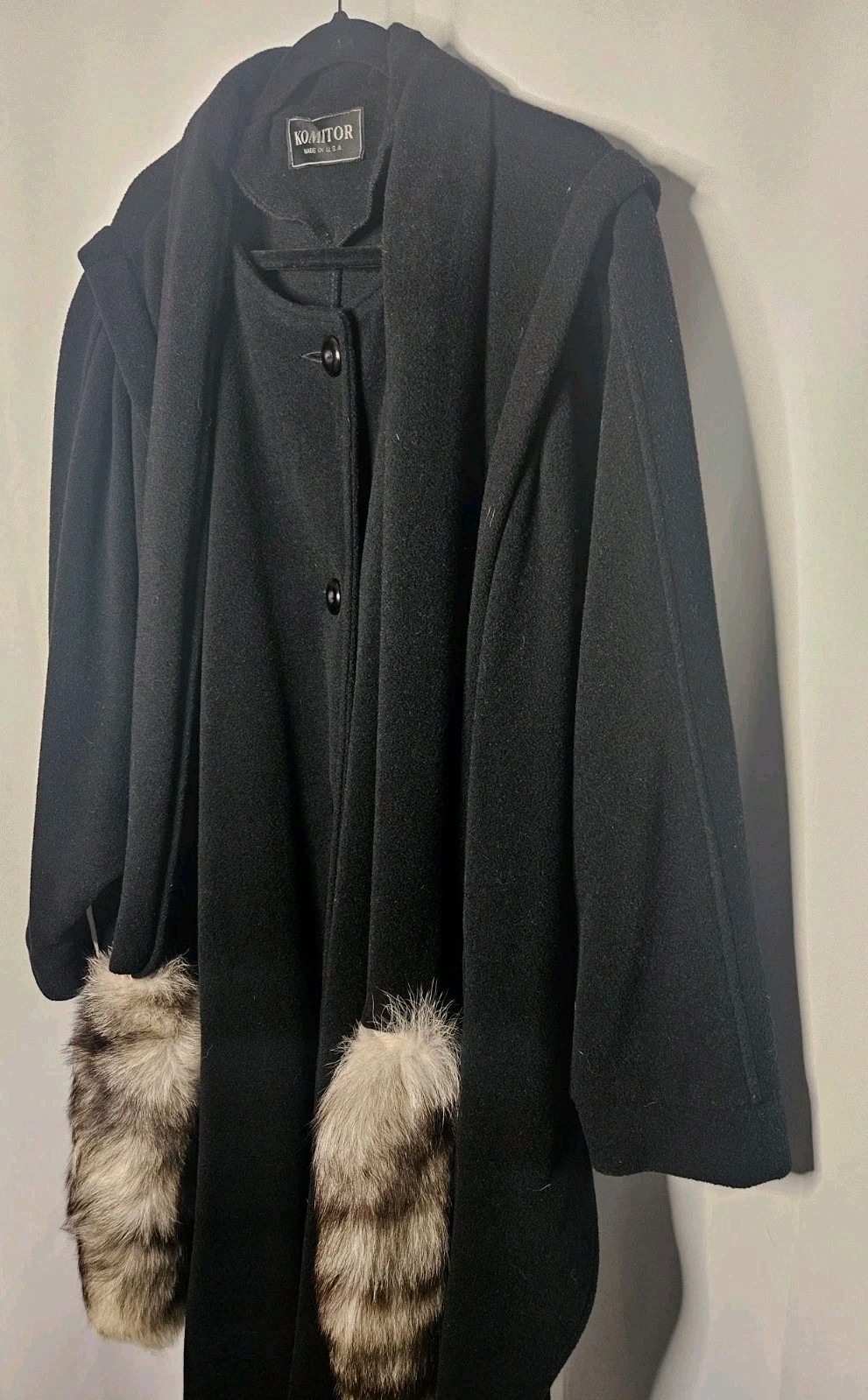 Vintage Komitor Wool Blend Cape Black