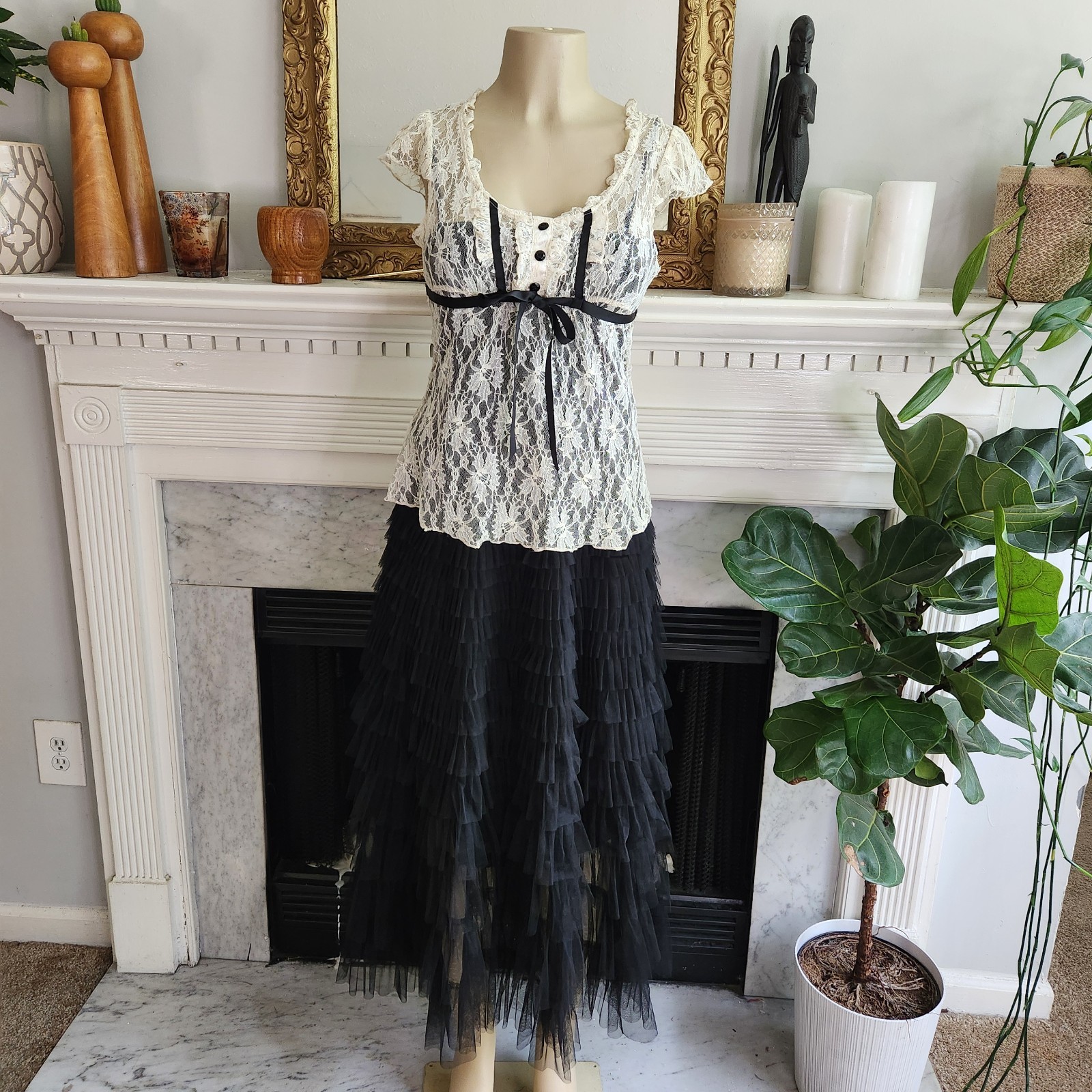 Vintage 90s Y2K Beige Lace Top Sz M Black Ribbon Sheer Ruffle Gothic Romantic