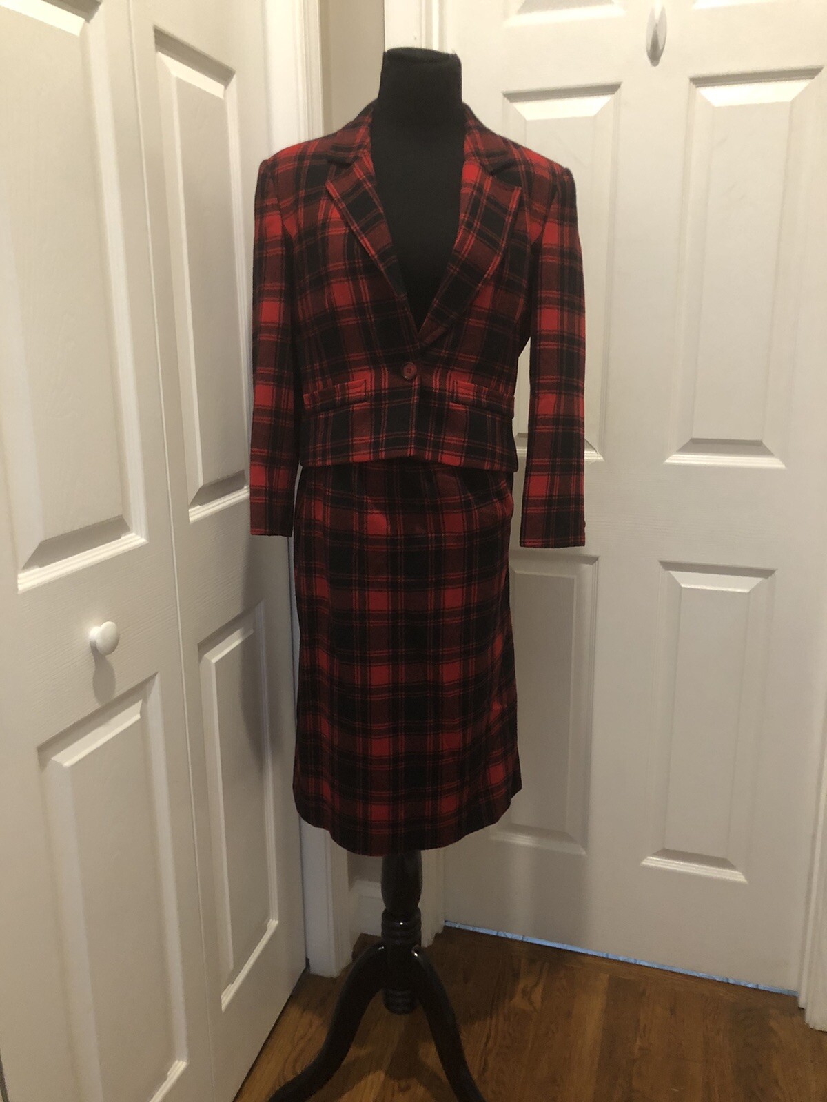 VINTAGE PENDLETON SKIRT SUIT 100% WOOL RED BLACK PLAID SKIRT 6 JACKET 8
