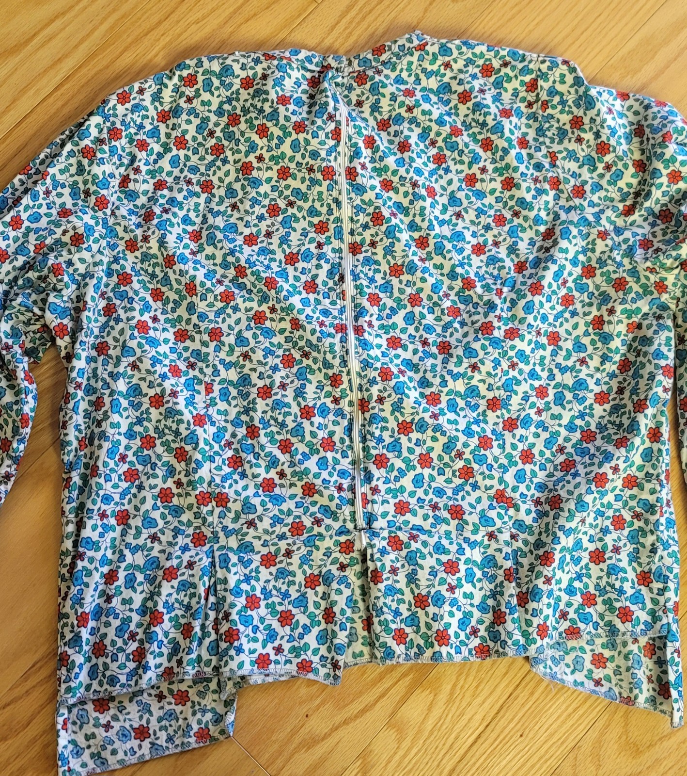 Vintage 1960’s – 1970’s Summer Floral, Long Sleeved, Hippie, Prairie Med/Lg.