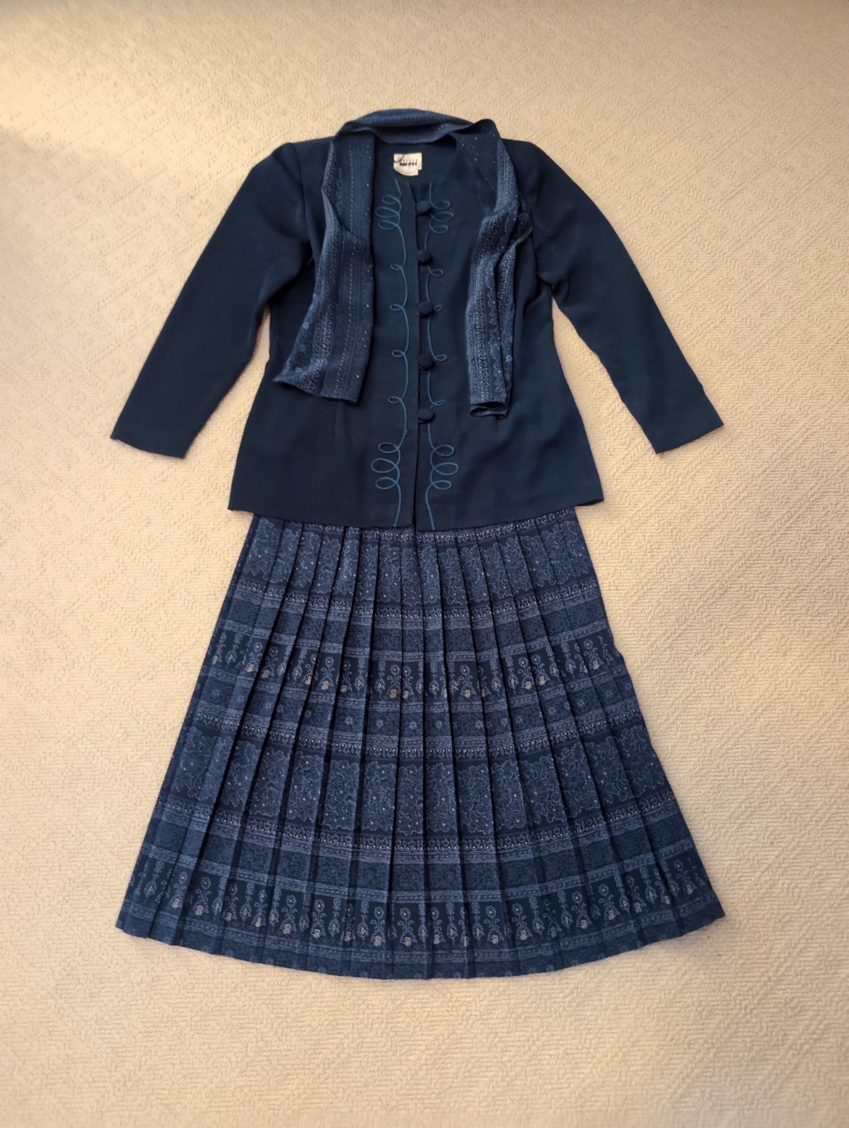 Leslie Fay Women’s Vintage Blazer Skirt and Scarf Set Size 10 Blue Floral 80s