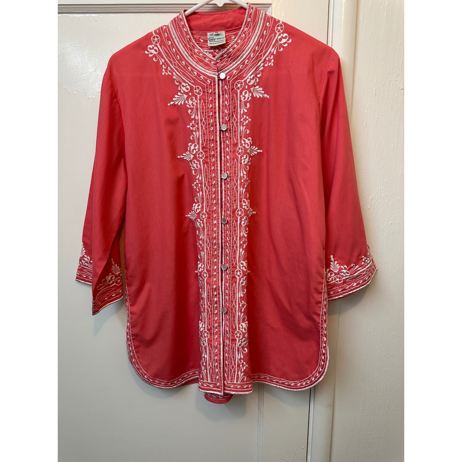 Vintage Caro of Honolulu Coral Pink Embroidered Tunic Blouse Womens 12 Cotton