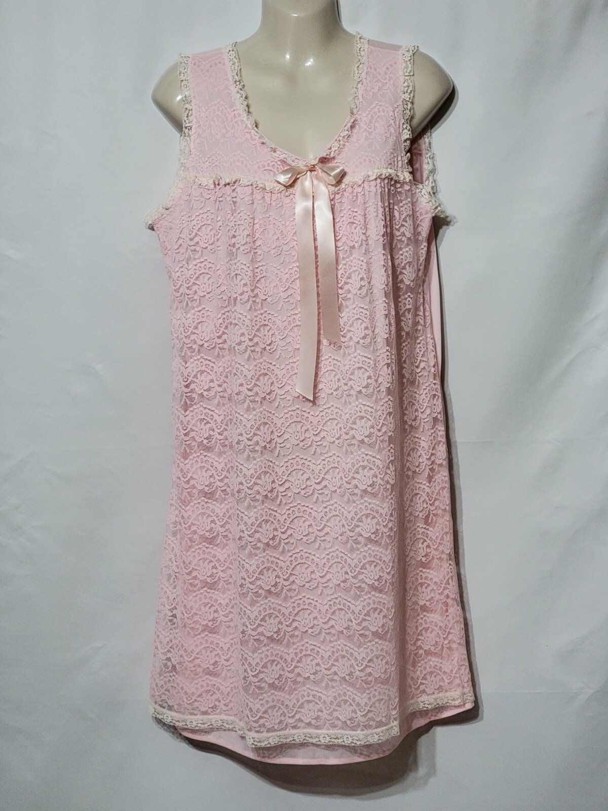 VINTAGE WOMEN’S KNEE LENGTH NIGHTGOWN LACE OVERLAY PINK UNION MADE ILGWU LARGE