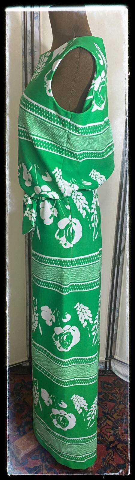 Hawaiian Trends By Jerrie Lurie Vintage Green & White Floral Sarong Larger Size