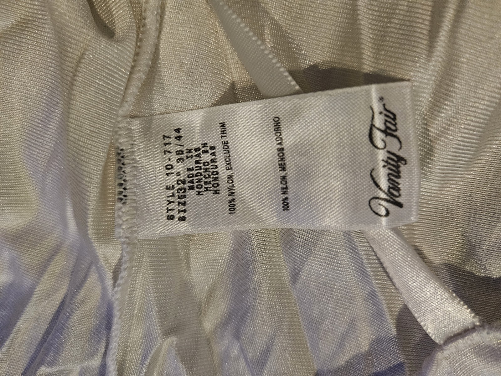 Vanity Fair White Nightgown Vintage 100% Nylon Size 32 38/44 Long Length