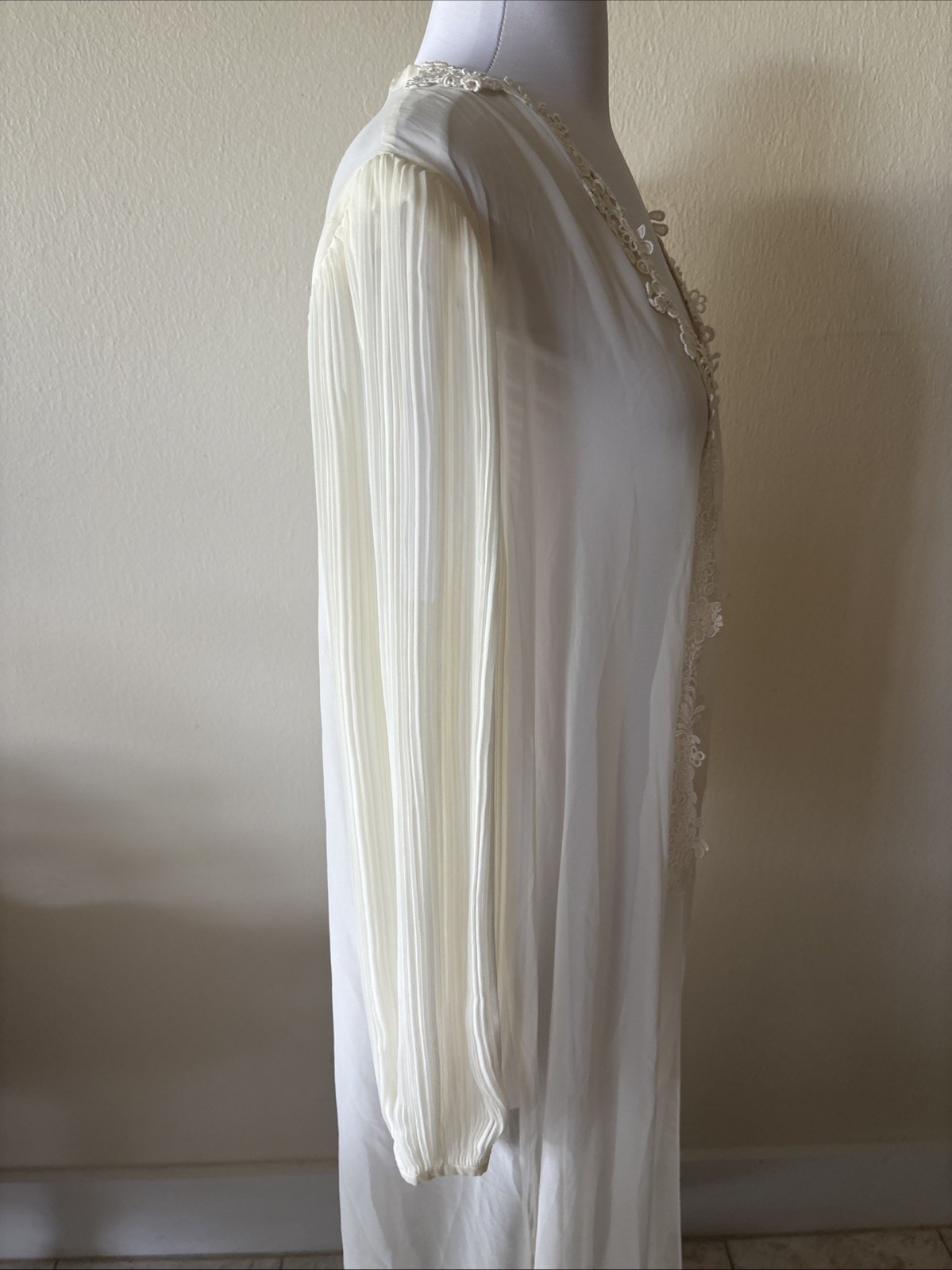 Kassatly Vtg NightGown sheer Cover-up delicate lace trim detailing Ivory~Size S