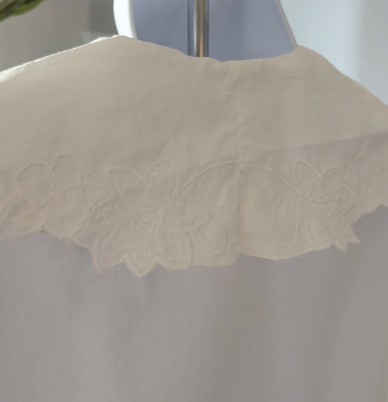 Antique White Cotton Blouse, Hand Embroidered, Cinched waist, French Navy Sz M