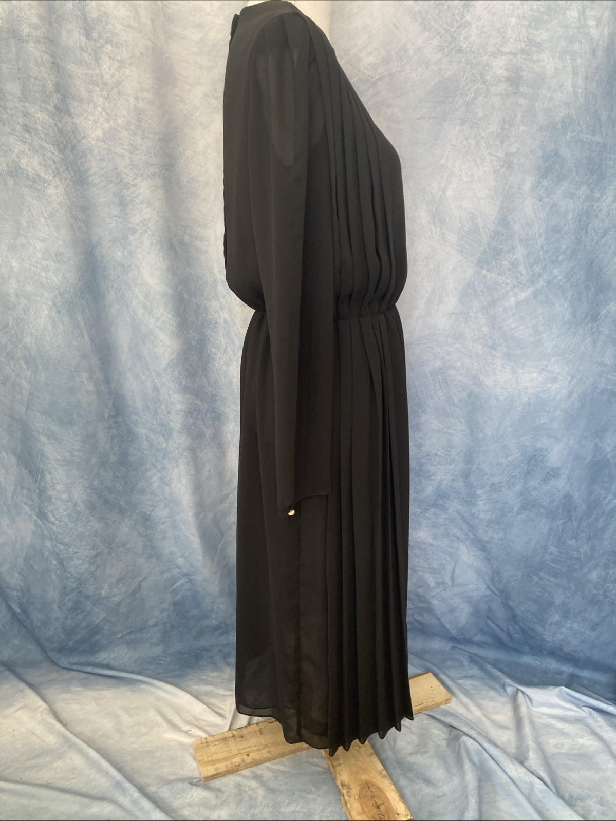 St. Gillian By Kay Unger Vintage 1980s Black Midi Dress Lightweight Button Back