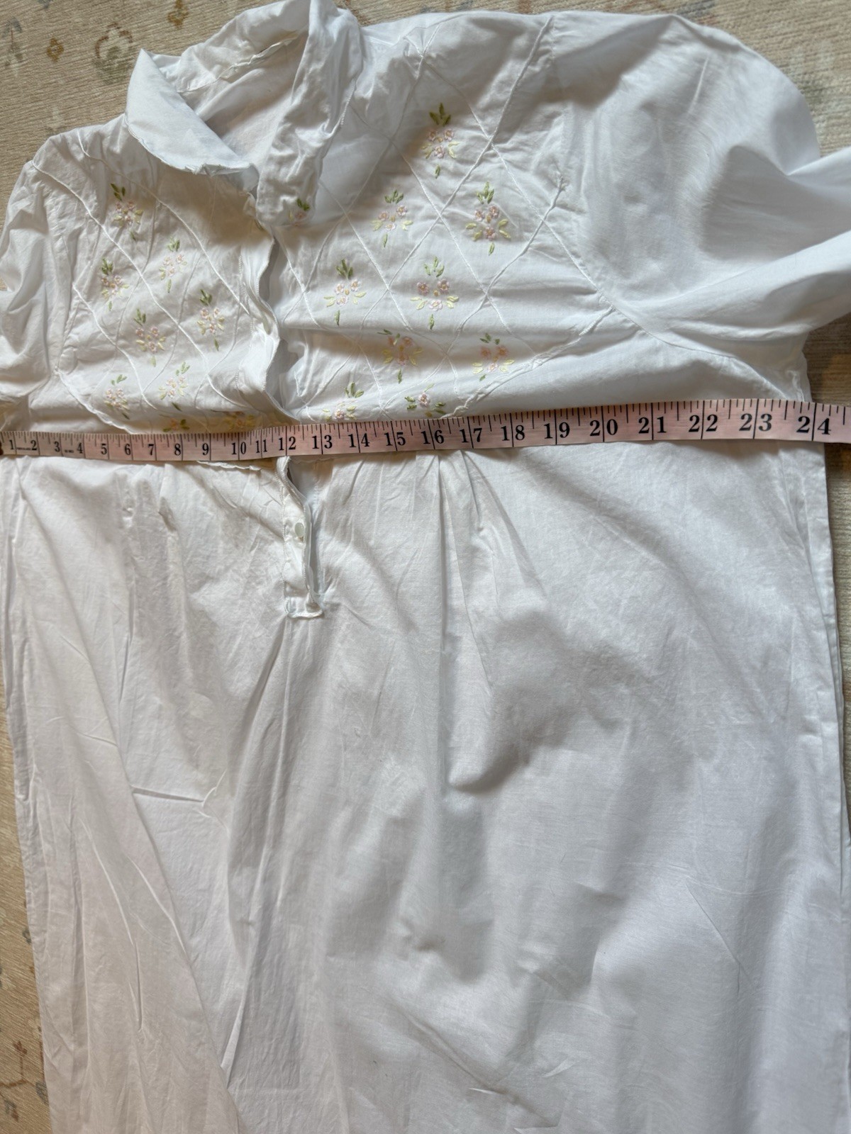 Vintage Women’s European Cotton Long Embroidered Floral White Nightgown M-L