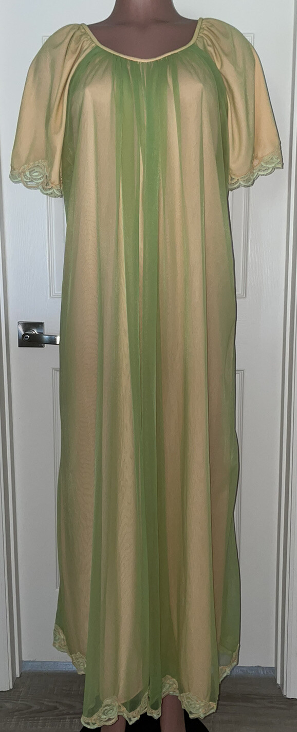 JENELLE OF CALIFORNIA DOUBLE NYLON CHIFFON LINGERIE GOWN Small